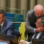 Lula kisses Petro at UN