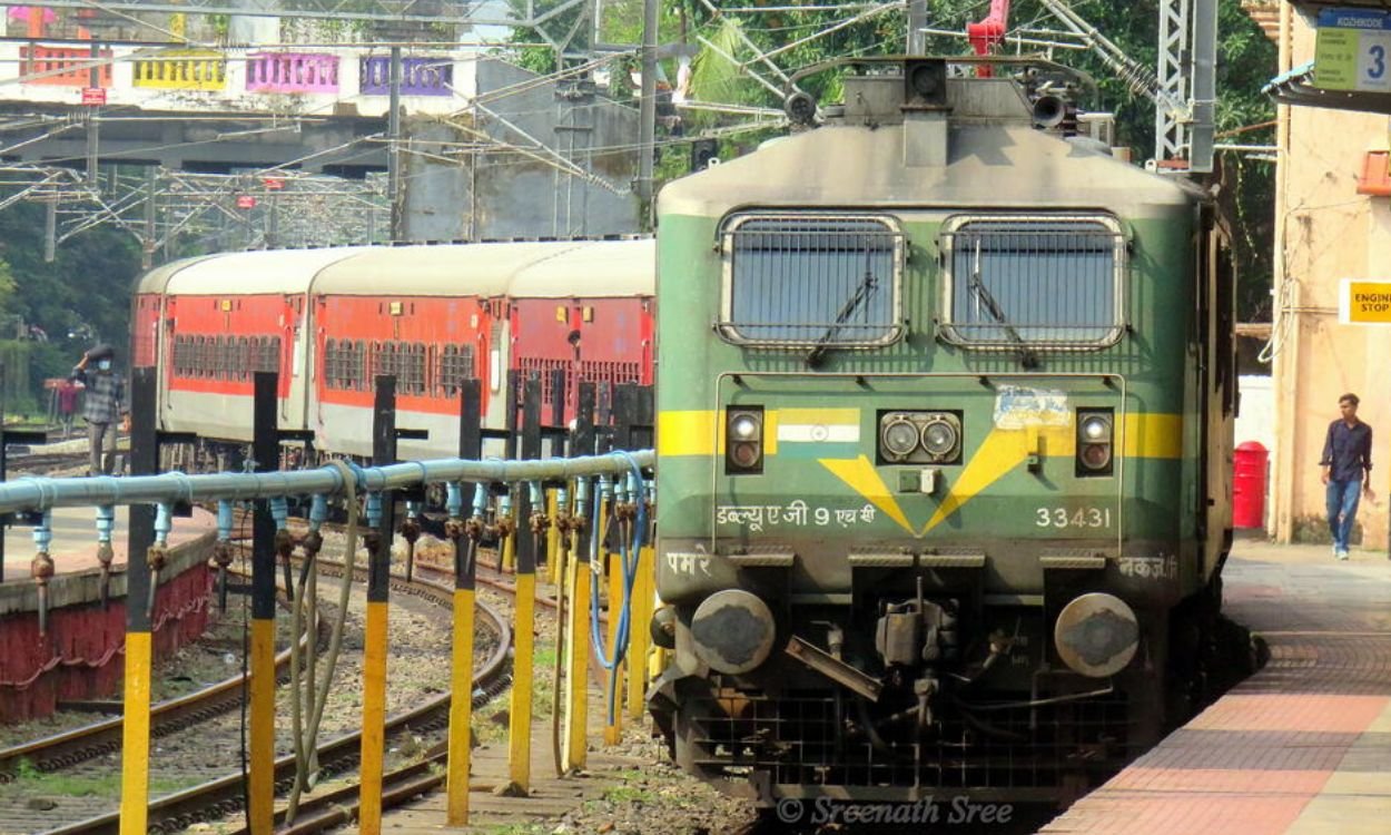 special trains running between Lokmanya Tilak Terminus (LTT), Mumbai, and Thiruvananthapuram North