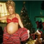 Rihanna Christmas baby bump photo