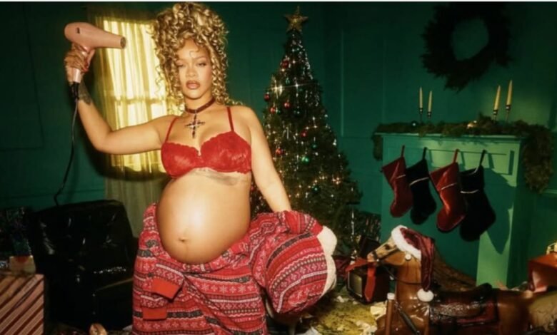 Rihanna Christmas baby bump photo