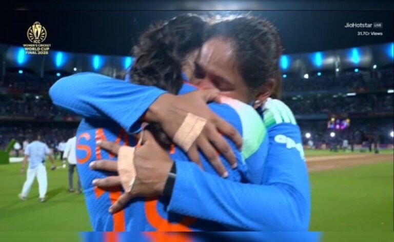 Tears of Triumph: Harmanpreet Kaur and Smriti Mandhana Break Down After India’s Historic World Cup Glory