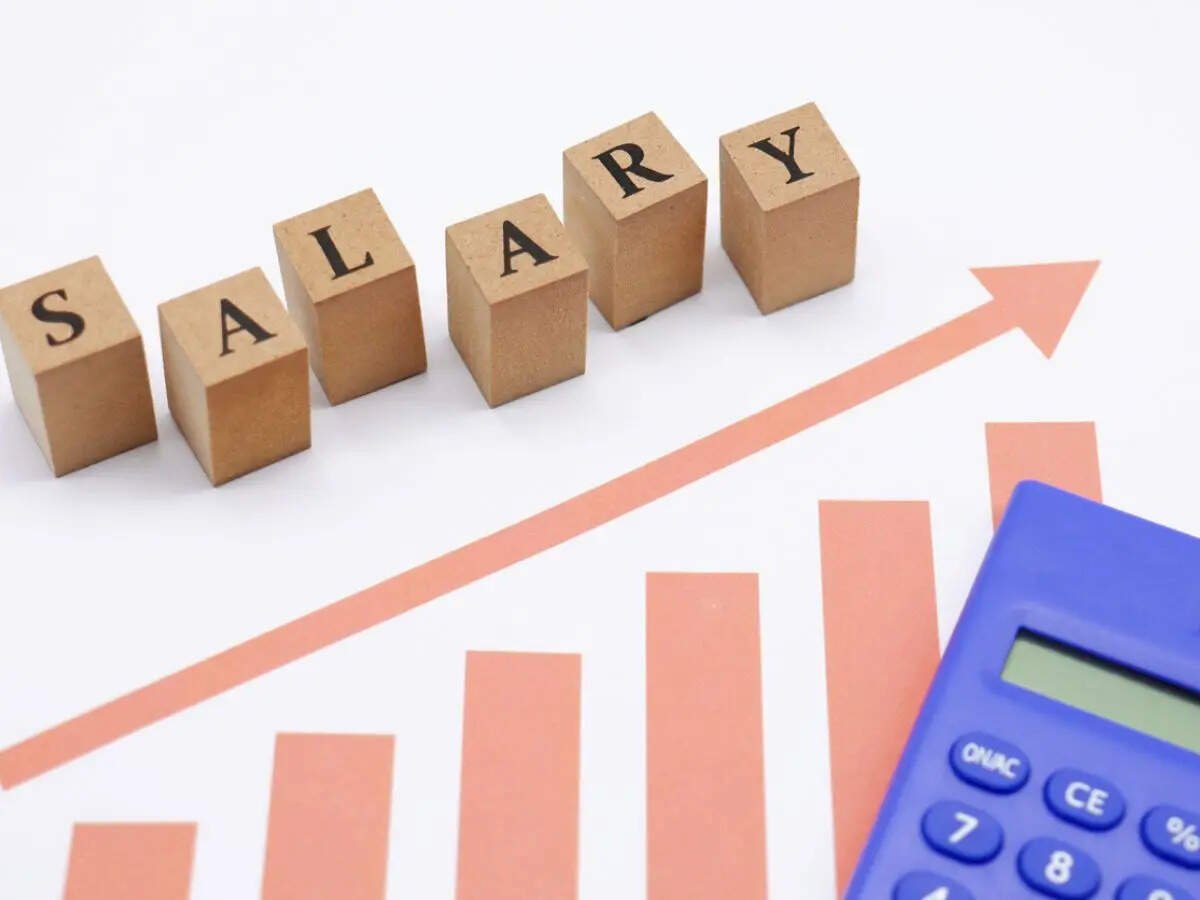 Accenture Revamps Salary Hikes: Splits Increments 50:50 Between Base Pay and Lump Sum to Benefit More Employees