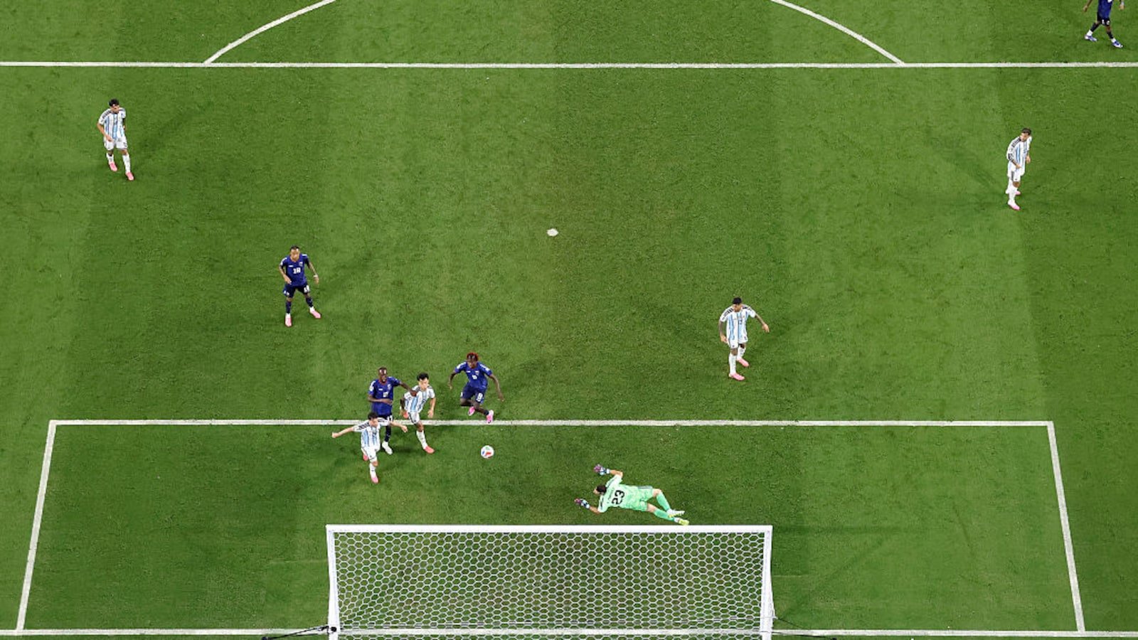 Messi Stunned by ‘Goal of the World Cup’ as Argentina Edges Cape Verde in 3-2 Thriller