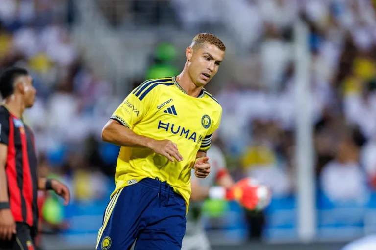 Ronaldo Delivers Again as Al-Nassr Beat Al-Taawoun 2-1 to Maintain Perfect Start