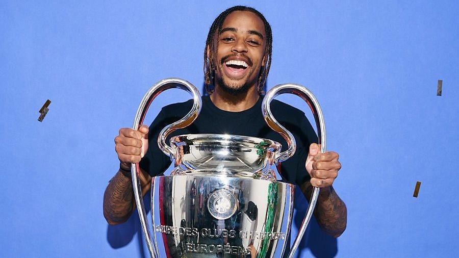 Michael Owen Urges Liverpool to Abandon ‘Eye-Watering’ £145M Barcola Deal