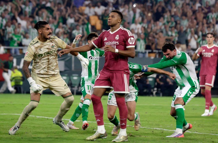 Mbappé Misses Last-Gasp Penalty as Real Madrid Stunned 1-0 by Real Betis
